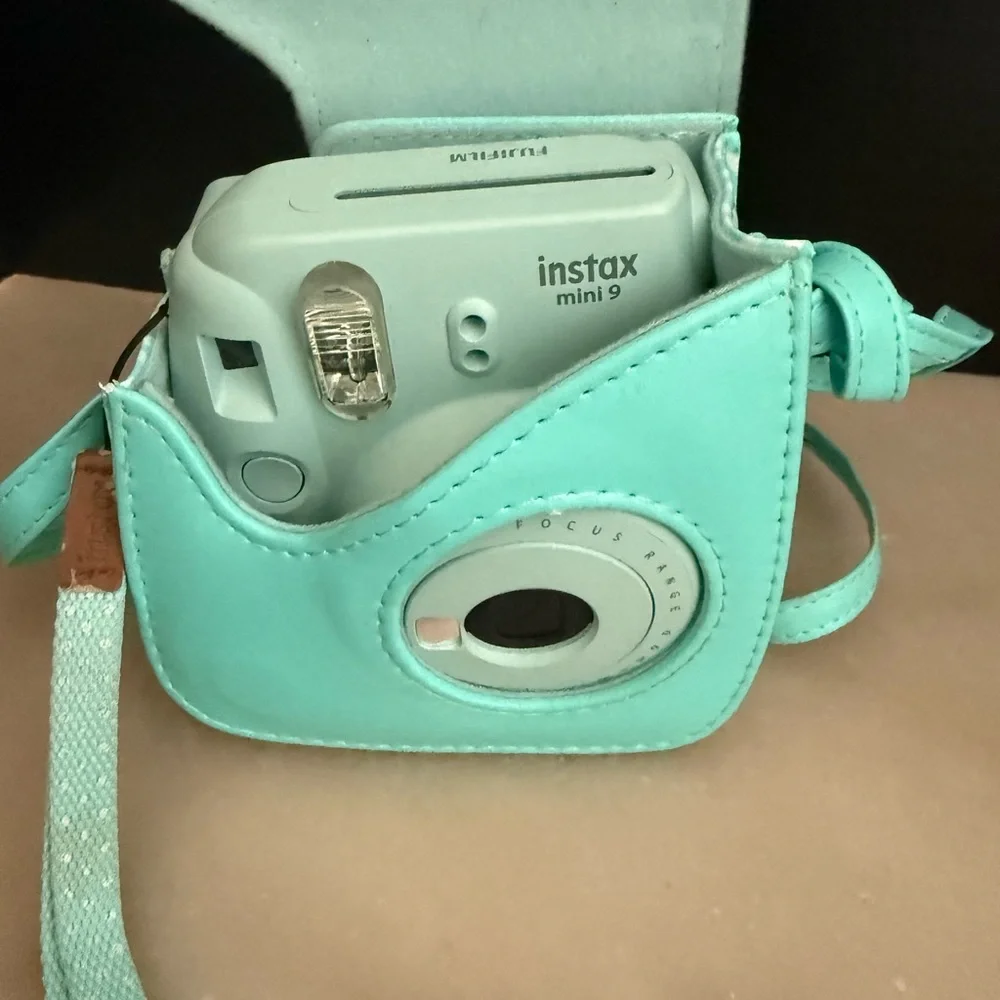Fujifilm Instax Mini 9 Instant Camera & Case - Mint Green